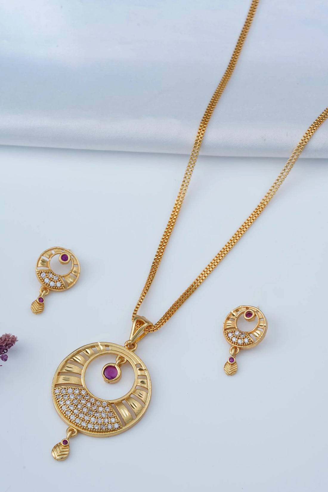 TooBela gold tone circular crystal pendant necklace set with ruby stone